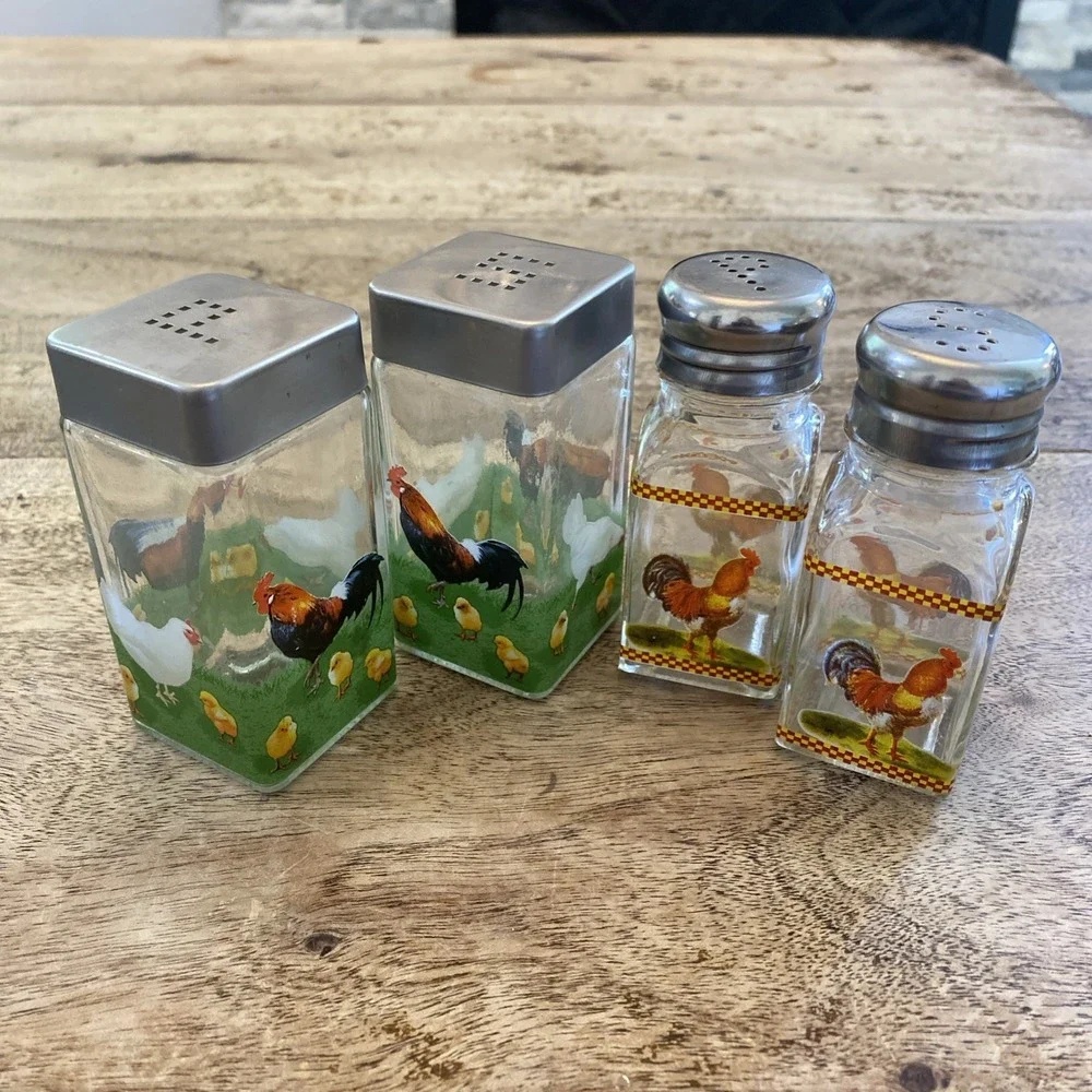 Salt & Pepper Shakers Clear Glass w/ Rooster Chicken Design Checker Vintage 4